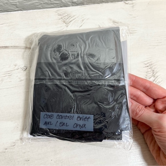 SKIMS Core Control Brief Black Onyx 4xl/5xl Shapewear - Picture 5 of 9